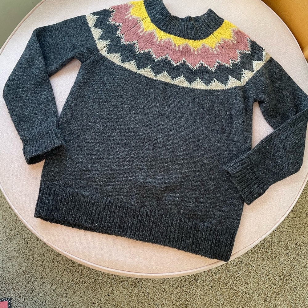 Promesa Charcoal Sweater with Pink and Yellow Pattern